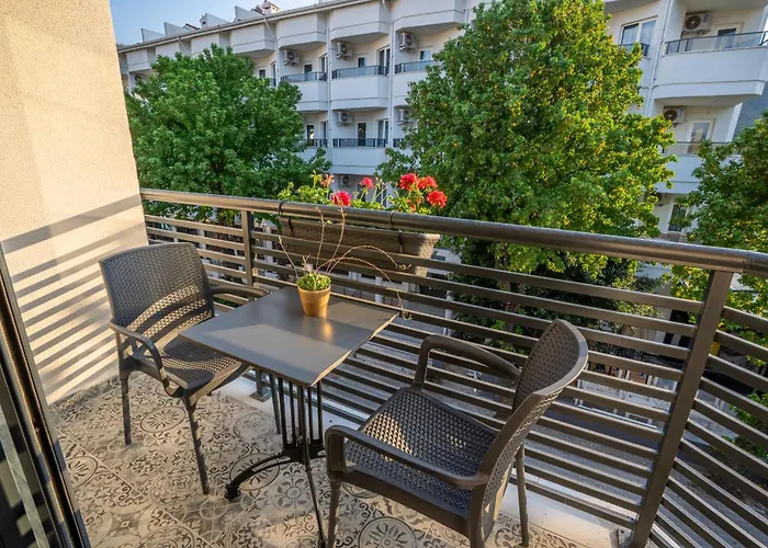 Jasmine מרמריס